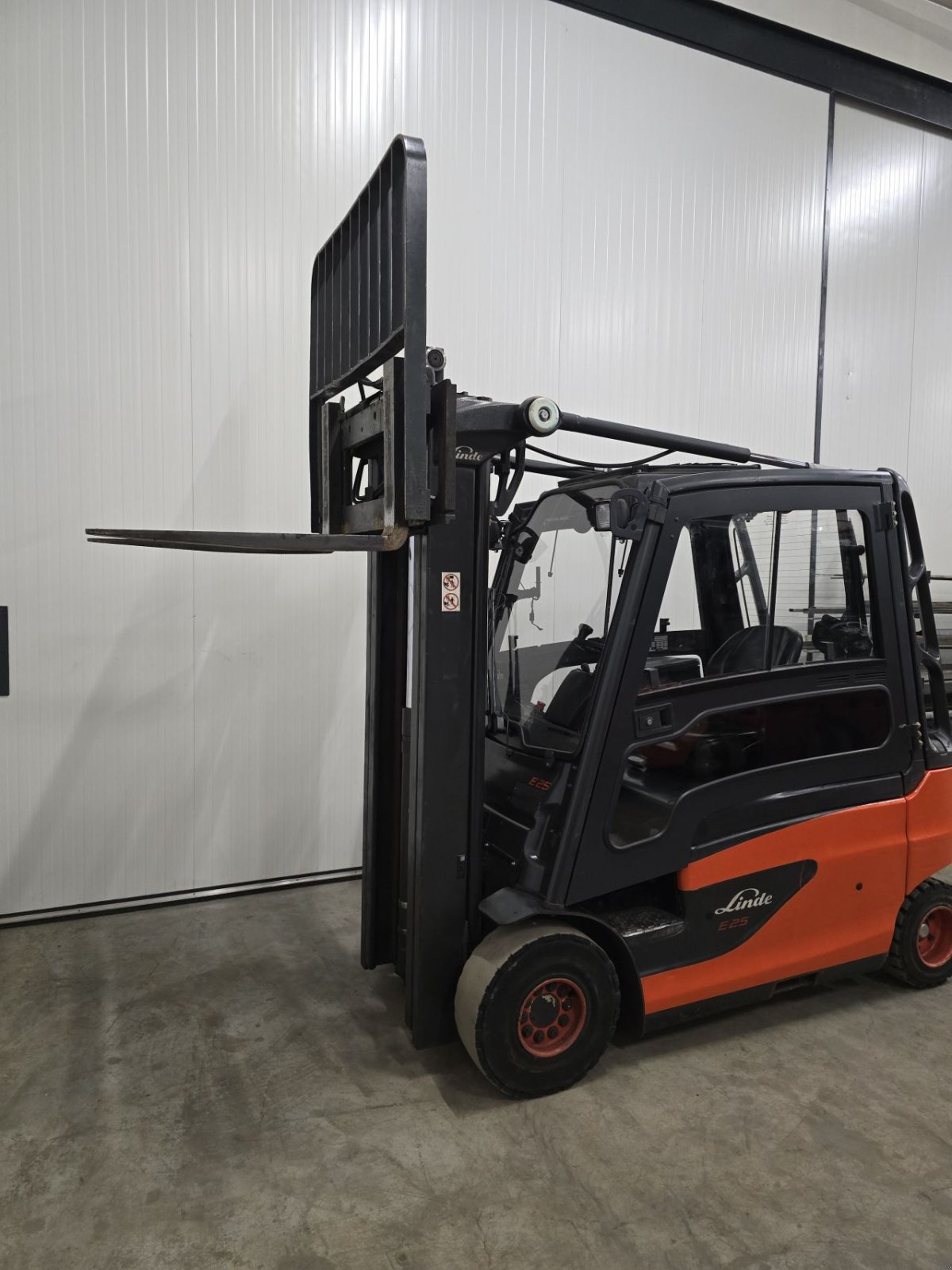 Frontstapler typu Linde E25-02, Gebrauchtmaschine v Vlierden (Obrázek 9)