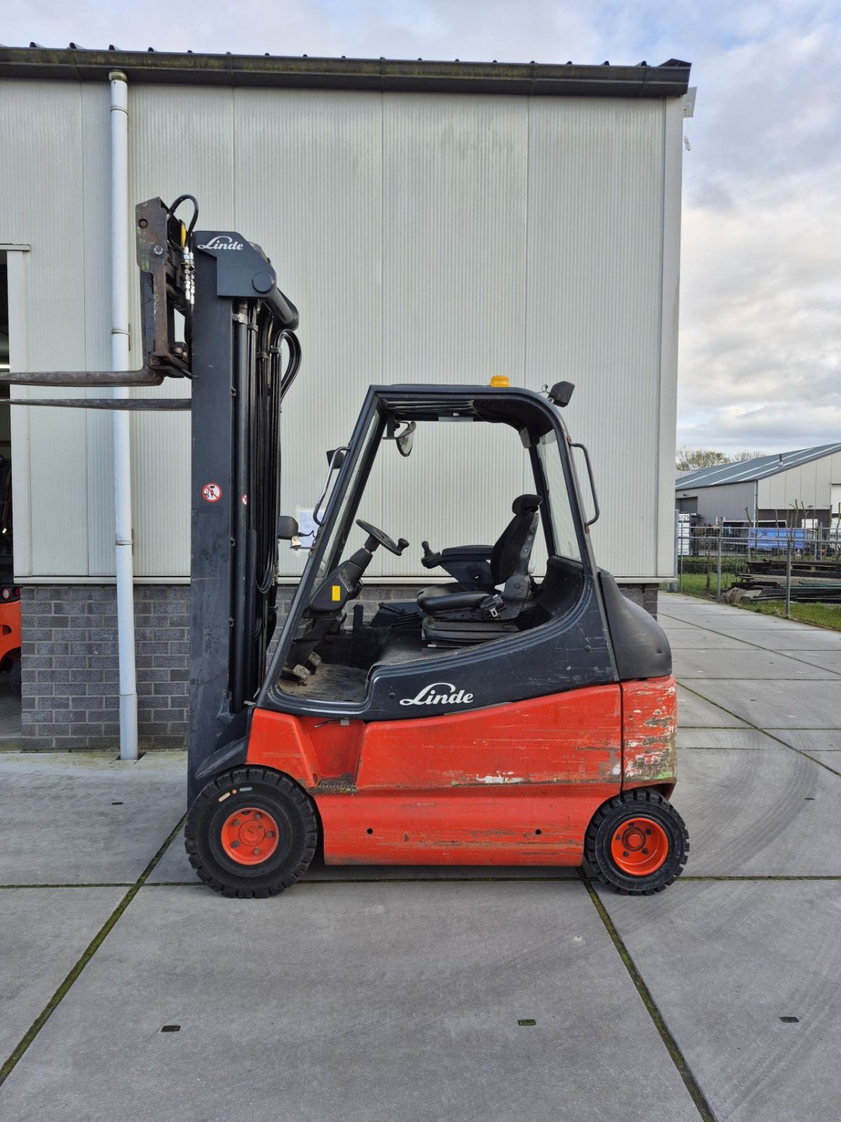 Frontstapler del tipo Linde E25-03/600, Gebrauchtmaschine en Biddinghuizen (Imagen 1)