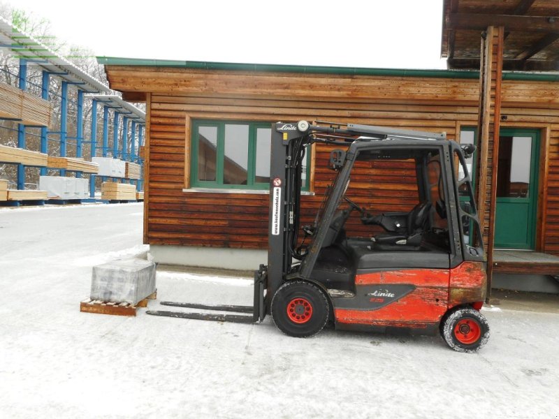 Frontstapler del tipo Linde e25-1 triplex + ss + 4. kreis ( batterie bj. 202, Gebrauchtmaschine en ST. NIKOLAI/DR.
