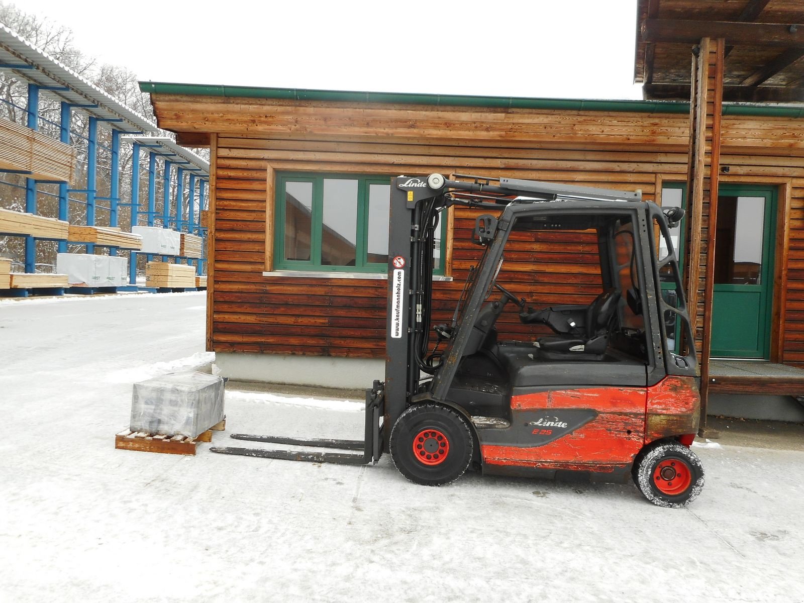 Frontstapler des Typs Linde E25-1 Triplex + SS + 4. Kreis ( Batterie Bj. 202, Gebrauchtmaschine in St. Nikolai ob Draßling (Bild 1)