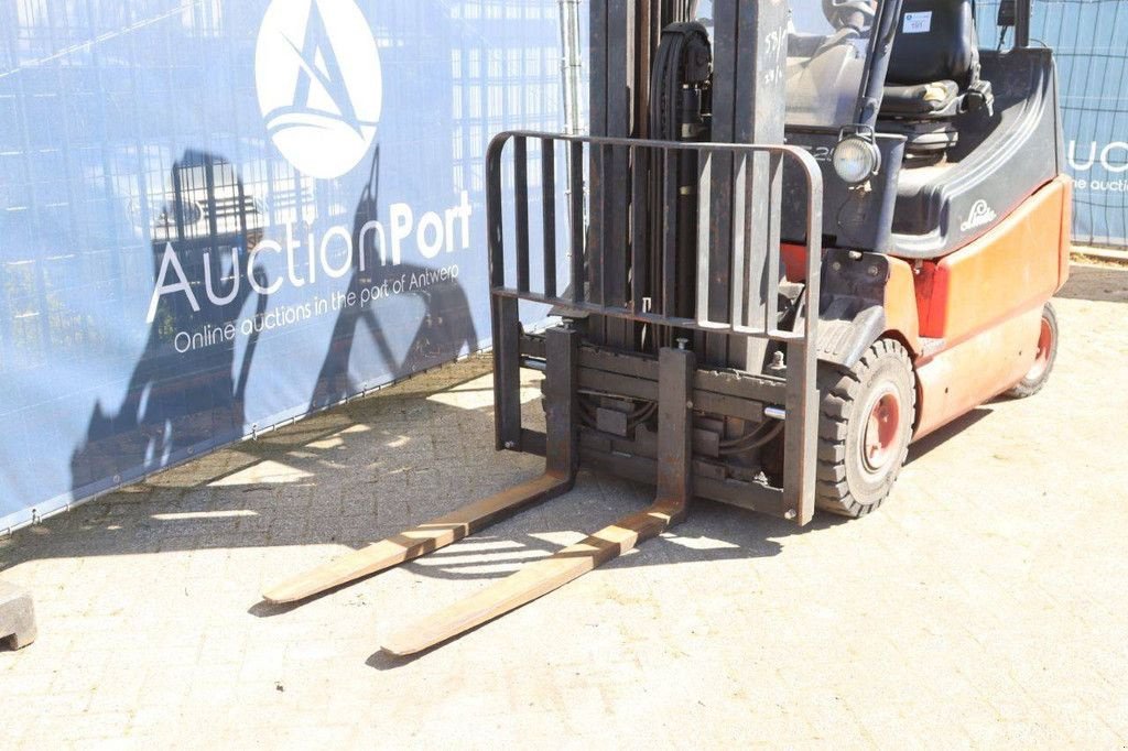 Frontstapler typu Linde E25/600-02, Gebrauchtmaschine v Antwerpen (Obrázek 10)