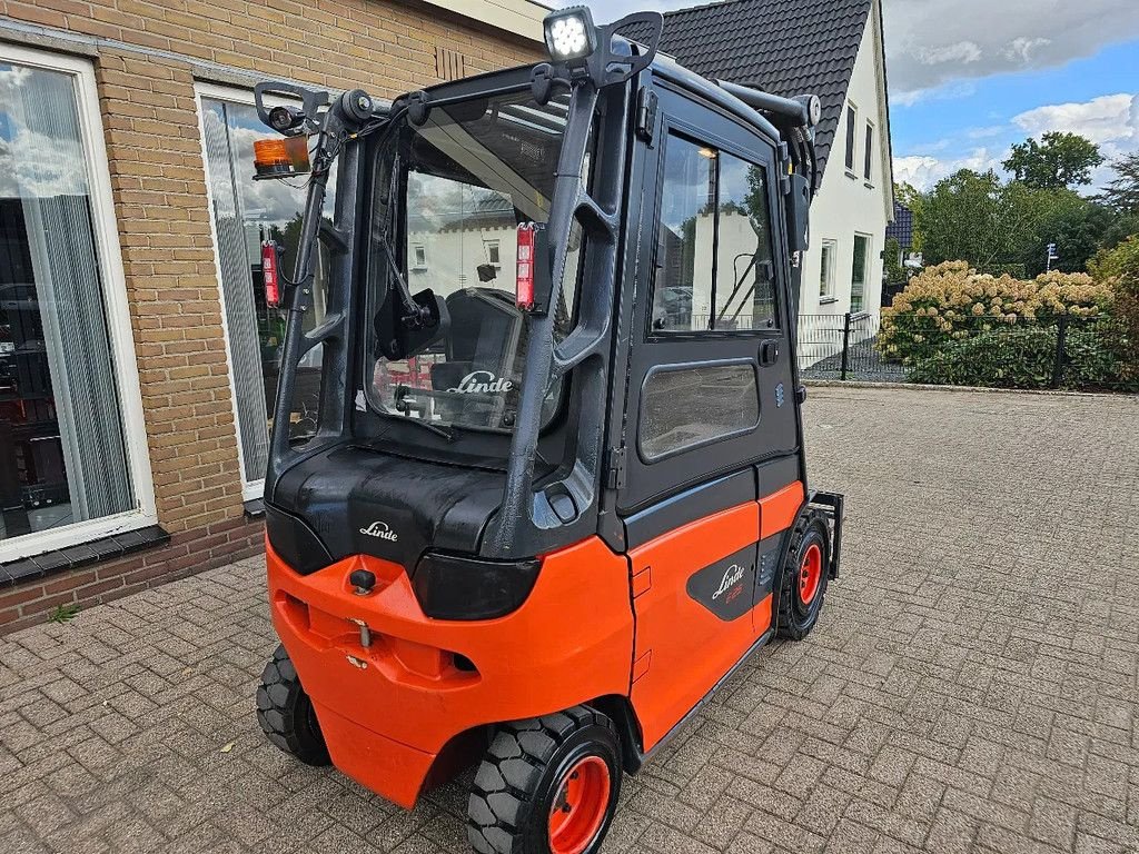 Frontstapler of the type Linde e25 bj 2015 accu 2022 elektrische heftruck, Gebrauchtmaschine in Scherpenzeel (Picture 9)