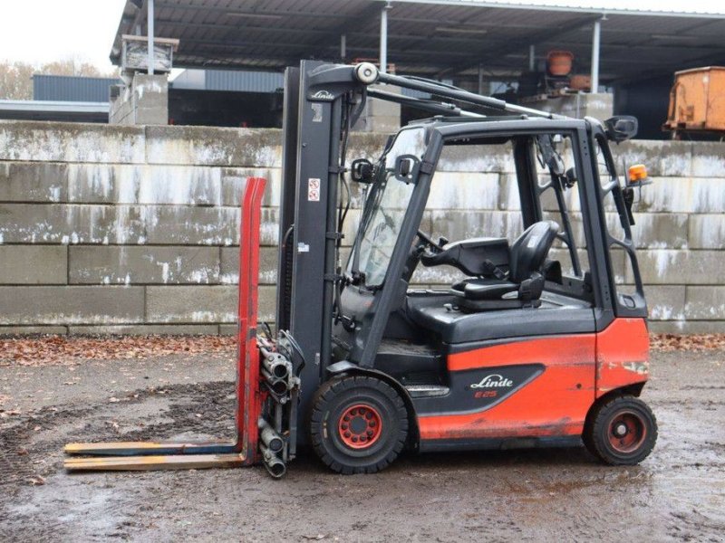 Frontstapler of the type Linde E25, Gebrauchtmaschine in Antwerpen (Picture 1)