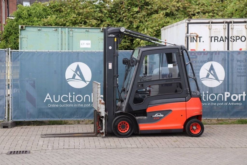 Frontstapler typu Linde E25, Gebrauchtmaschine v Antwerpen (Obrázok 1)