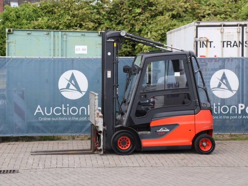 Frontstapler typu Linde E25, Gebrauchtmaschine v Antwerpen (Obrázok 1)