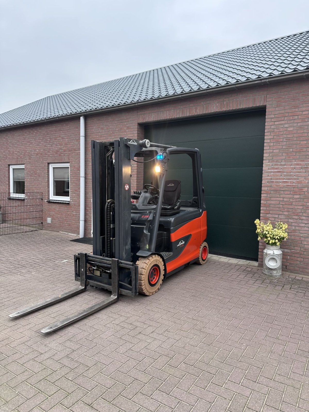 Frontstapler za tip Linde E25, Gebrauchtmaschine u Reusel (Slika 8)