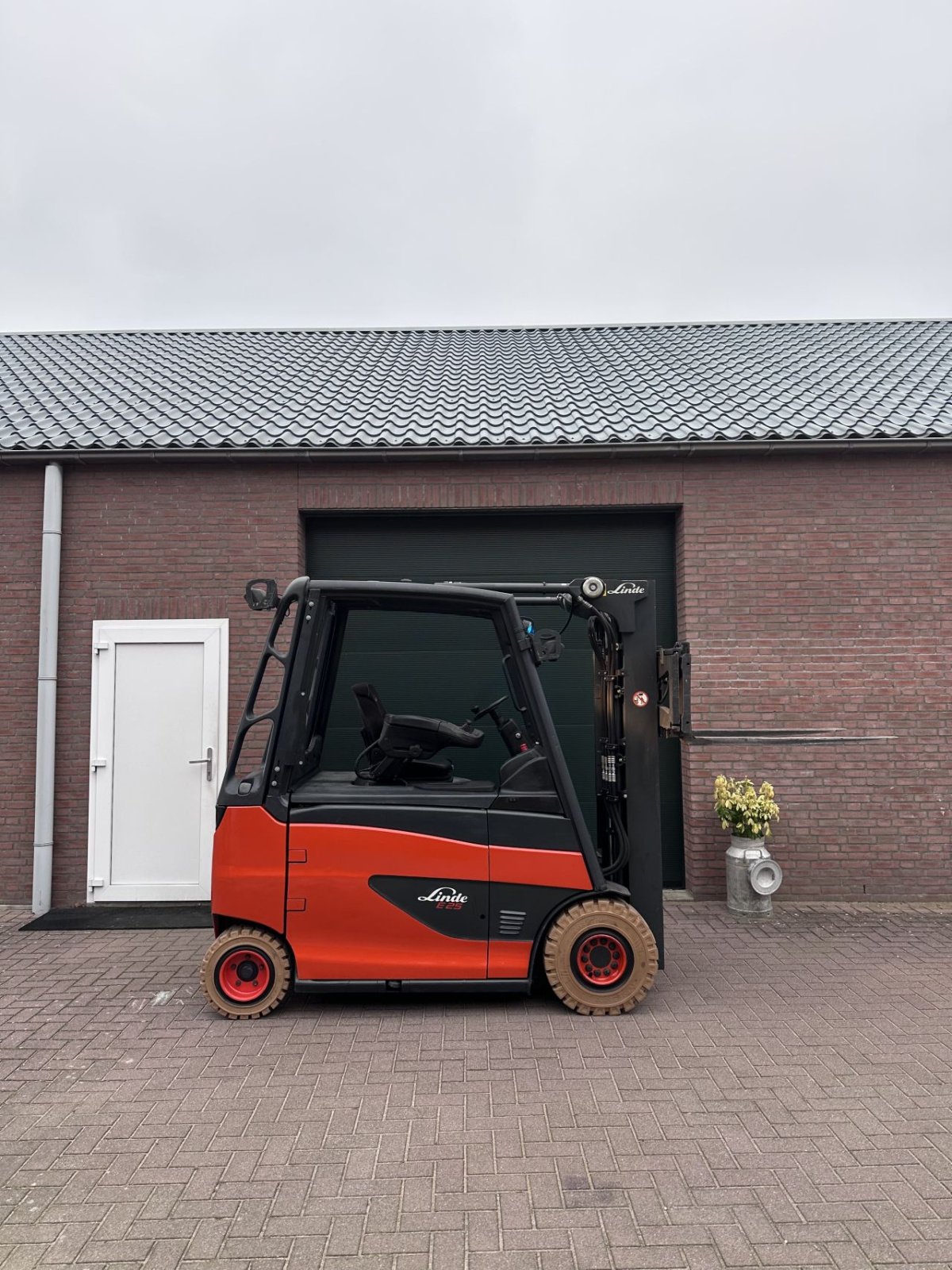 Frontstapler a típus Linde E25, Gebrauchtmaschine ekkor: Reusel (Kép 2)