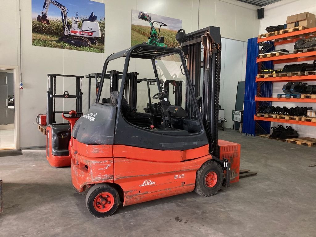 Frontstapler des Typs Linde e25, Gebrauchtmaschine in Dronten (Bild 7)