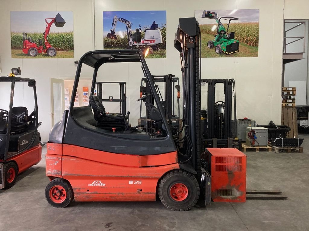 Frontstapler des Typs Linde e25, Gebrauchtmaschine in Dronten (Bild 5)