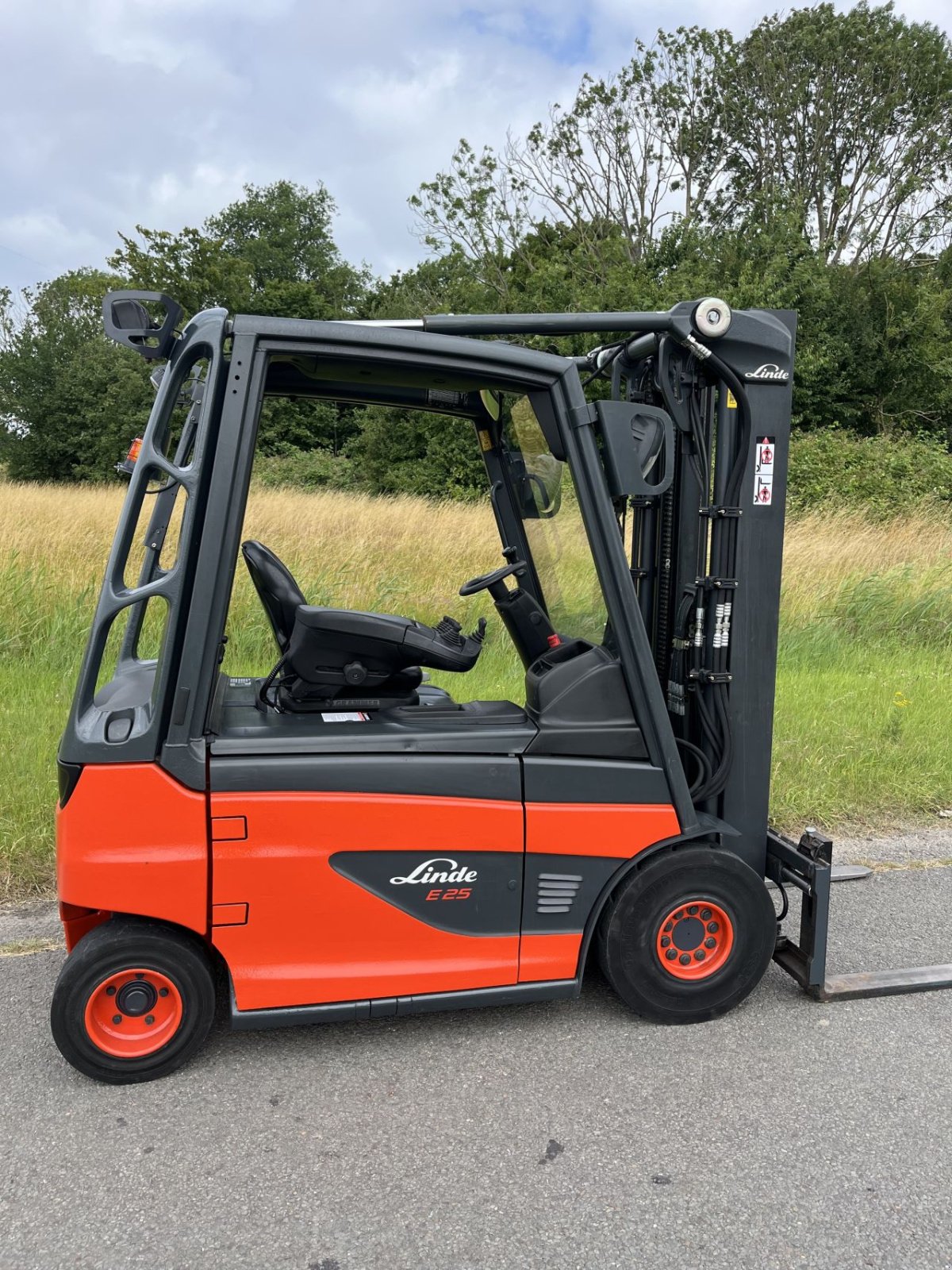 Frontstapler of the type Linde E25, Gebrauchtmaschine in Lelystad (Picture 5)