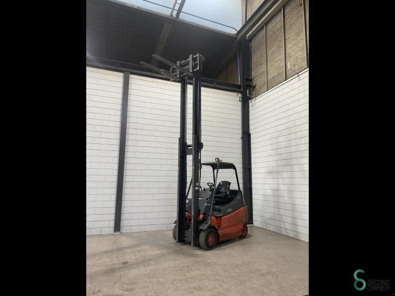 Frontstapler des Typs Linde E25, Gebrauchtmaschine in Wijchen (Bild 8)