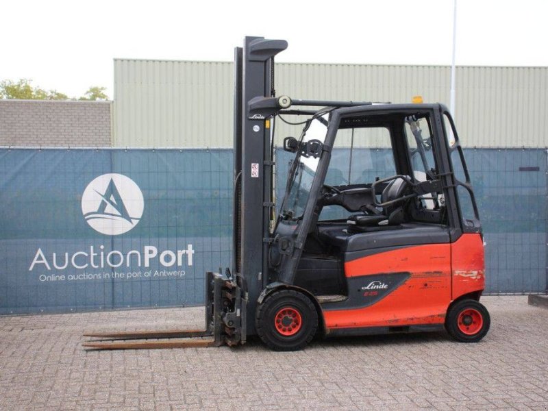Frontstapler of the type Linde E25HL-01/600, Gebrauchtmaschine in Antwerpen (Picture 1)
