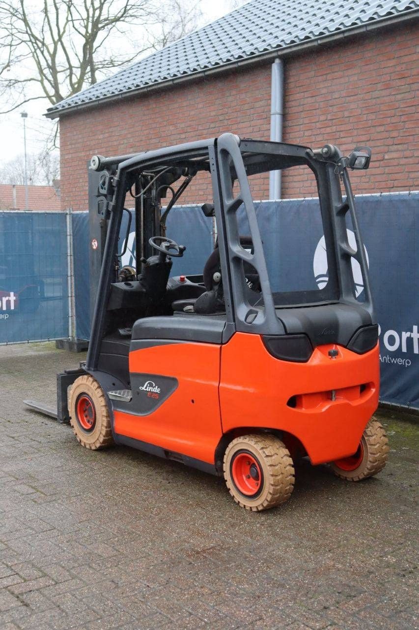 Frontstapler tip Linde E25HL-01/600, Gebrauchtmaschine in Antwerpen (Poză 4)