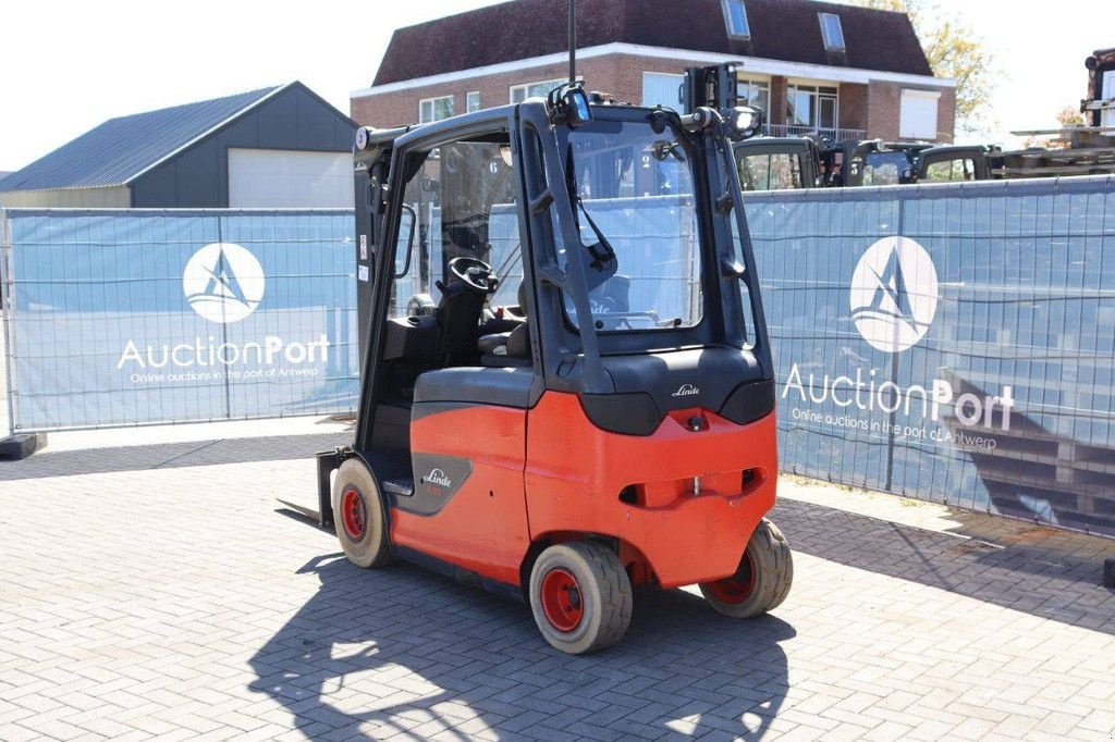 Frontstapler Türe ait Linde E25HL-01/600, Gebrauchtmaschine içinde Antwerpen (resim 5)