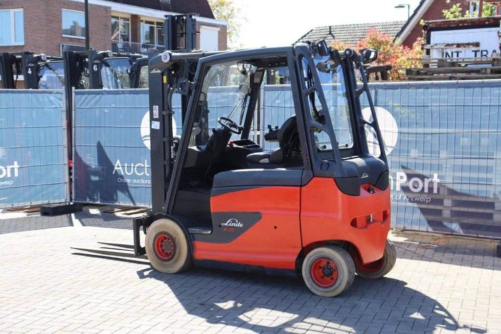 Frontstapler Türe ait Linde E25HL-01/600, Gebrauchtmaschine içinde Antwerpen (resim 4)