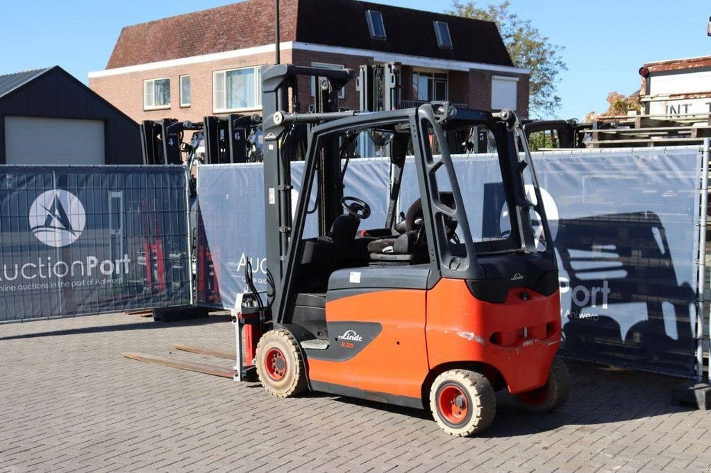 Frontstapler типа Linde E25HL-01/600, Gebrauchtmaschine в Antwerpen (Фотография 4)