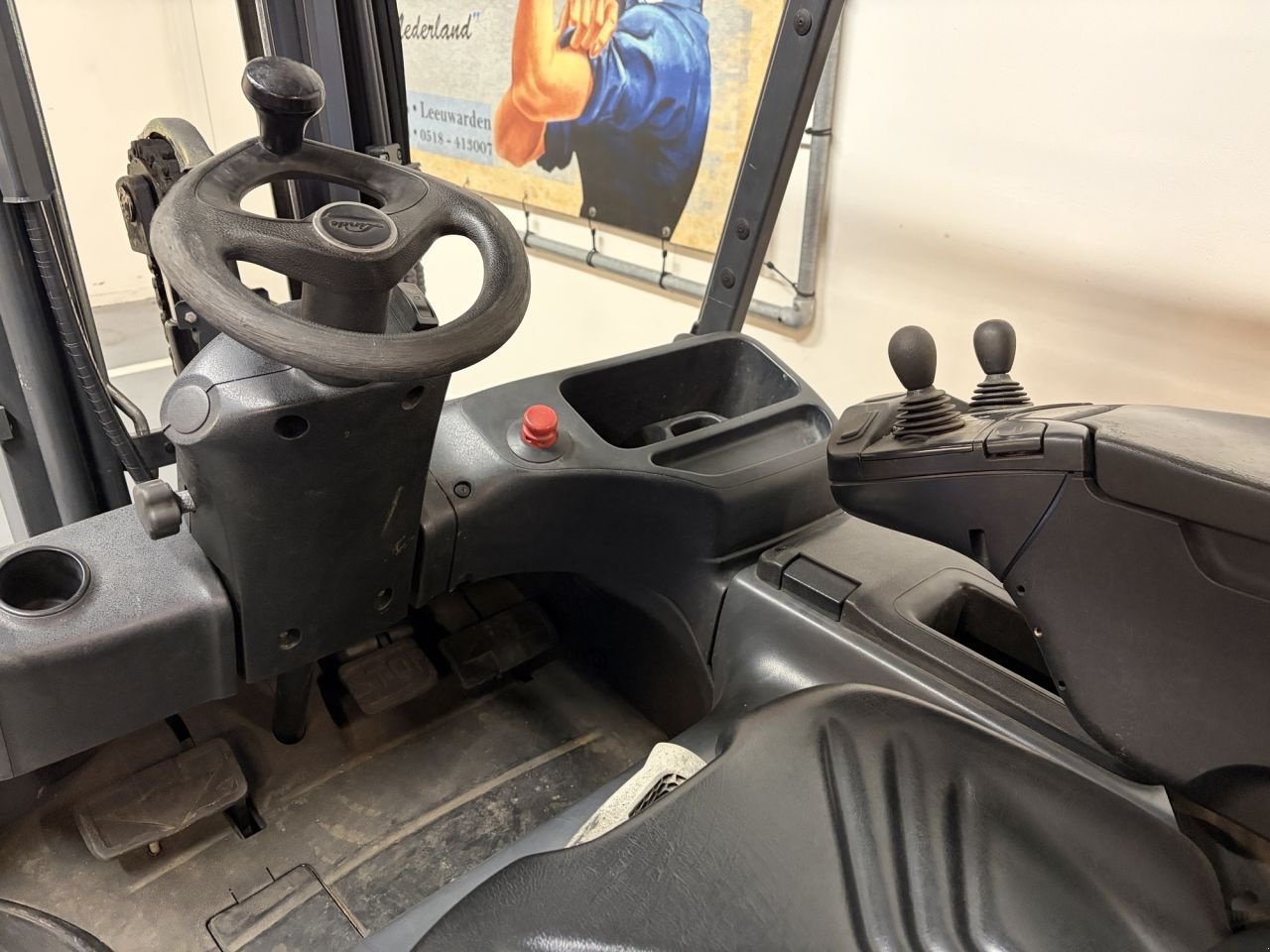 Frontstapler des Typs Linde E25L-01-387, Gebrauchtmaschine in Leeuwarden (Bild 4)