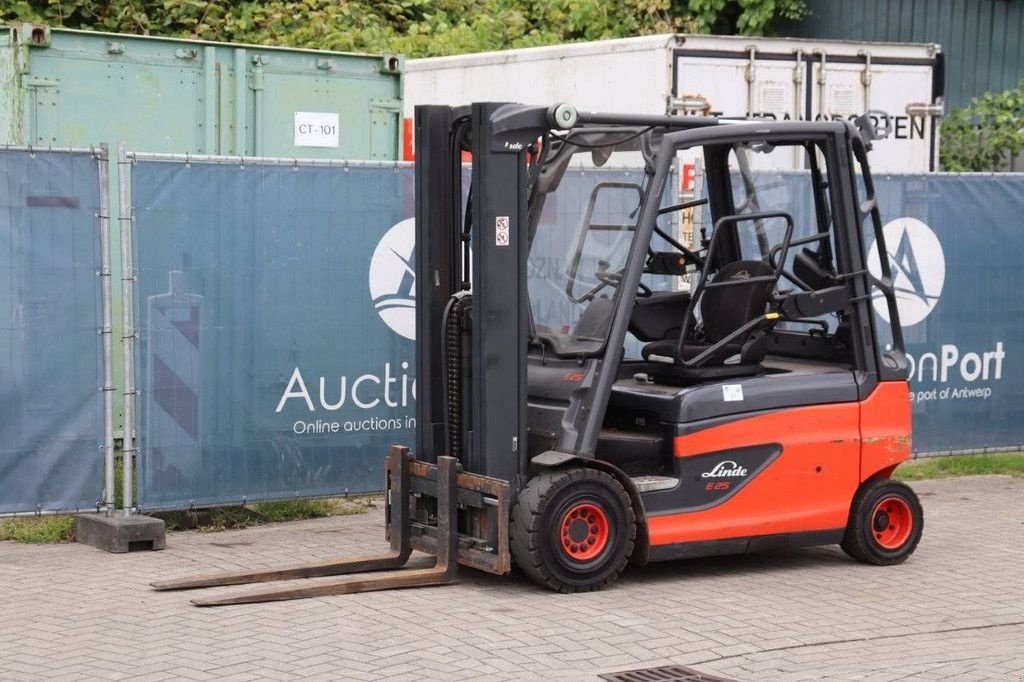 Frontstapler of the type Linde E25L-01 Forklift, Gebrauchtmaschine in Antwerpen (Picture 10)