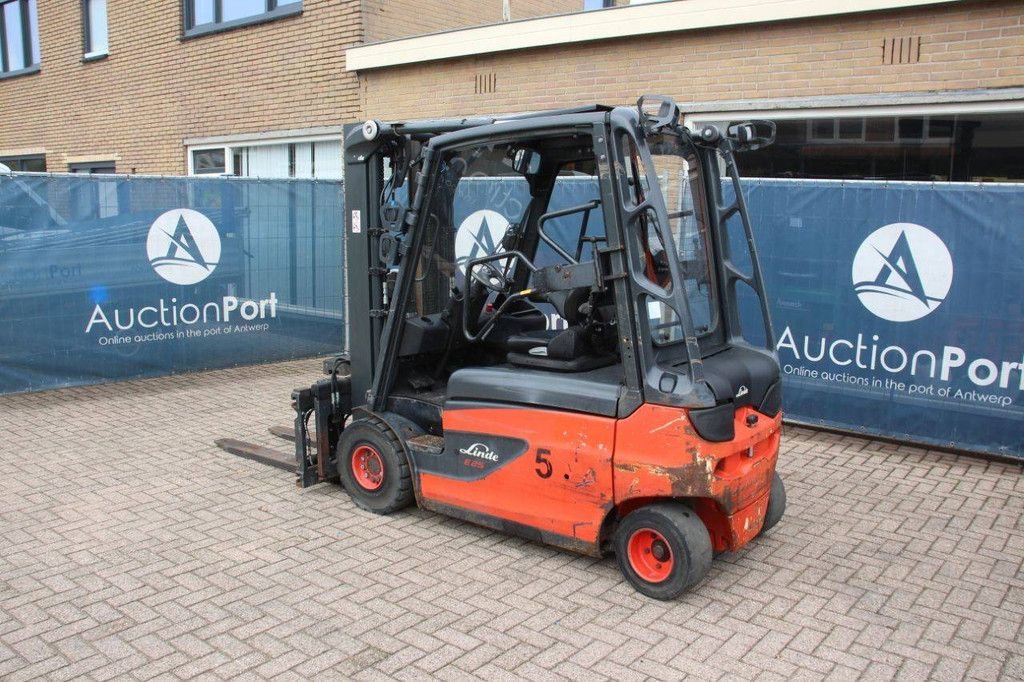 Frontstapler des Typs Linde E25L-01, Gebrauchtmaschine in Antwerpen (Bild 3)