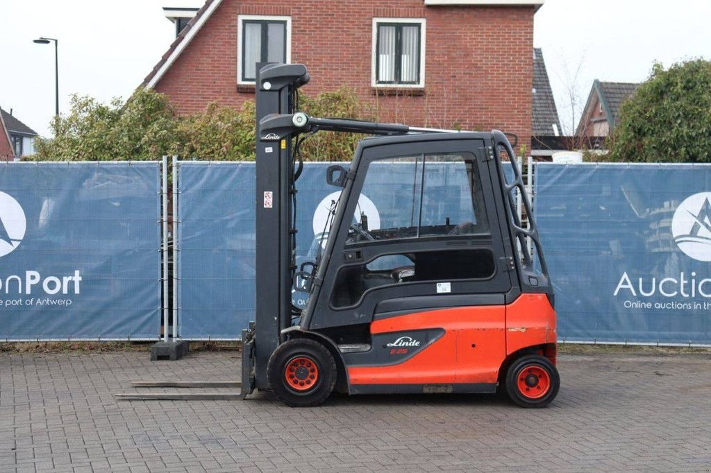 Frontstapler tip Linde E25L-01, Gebrauchtmaschine in Antwerpen (Poză 2)