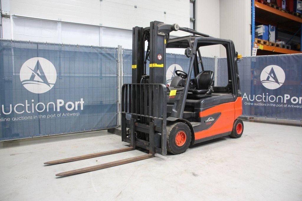 Frontstapler typu Linde E25L-01, Gebrauchtmaschine v Antwerpen (Obrázek 9)