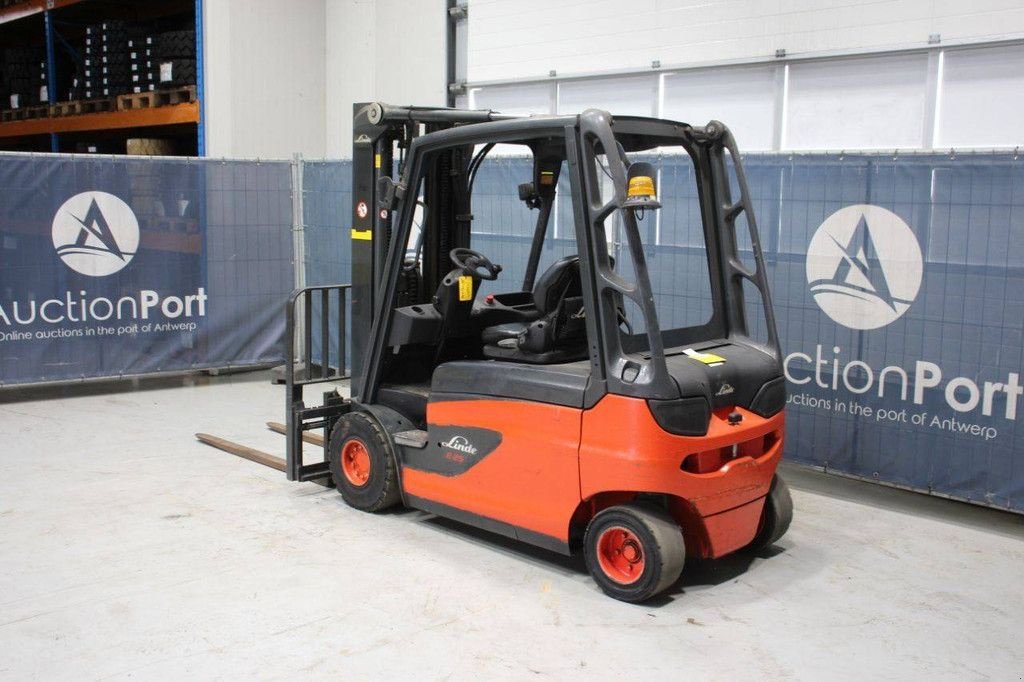 Frontstapler typu Linde E25L-01, Gebrauchtmaschine v Antwerpen (Obrázek 3)