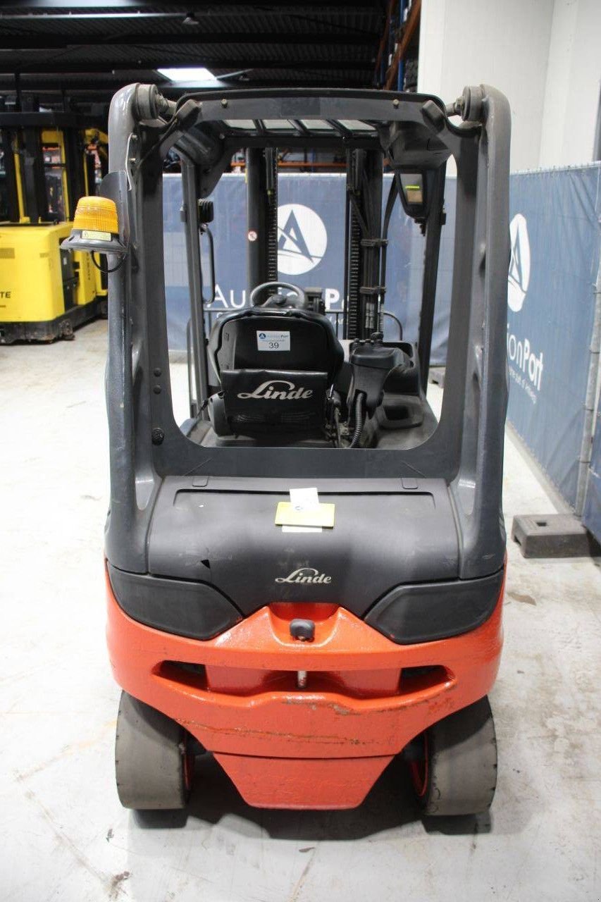 Frontstapler typu Linde E25L-01, Gebrauchtmaschine v Antwerpen (Obrázek 4)