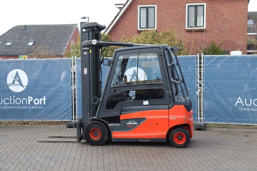 Frontstapler typu Linde E25L-01, Gebrauchtmaschine v Antwerpen (Obrázok 3)