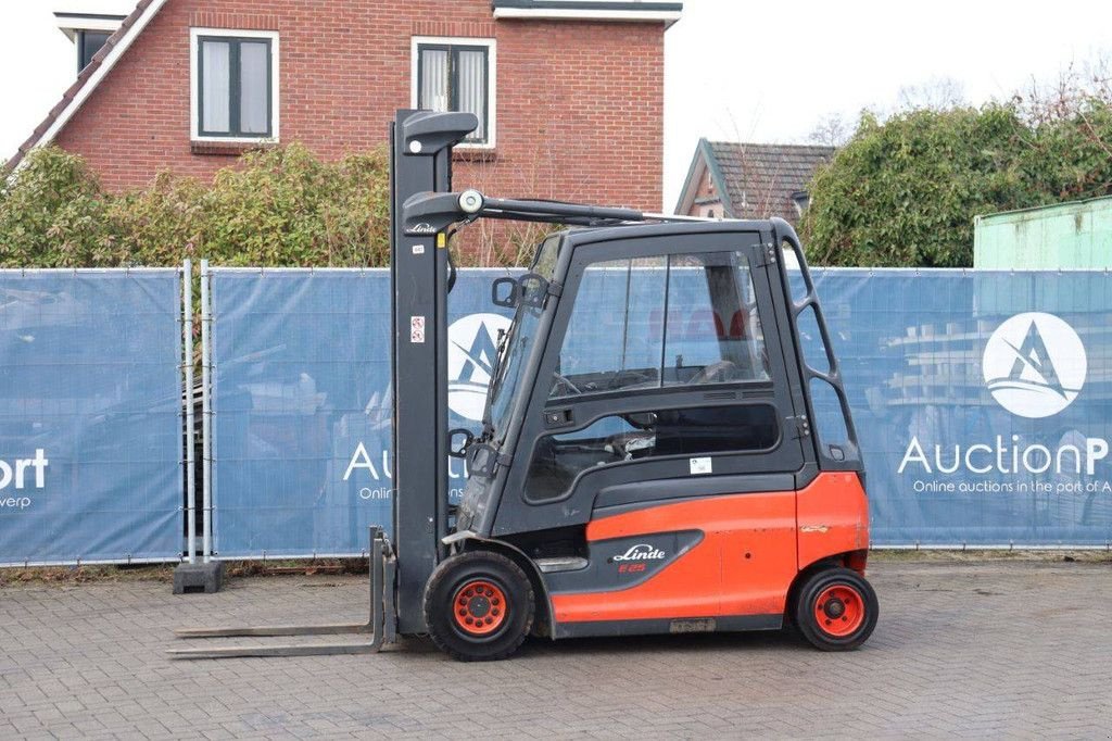 Frontstapler typu Linde E25L-01, Gebrauchtmaschine v Antwerpen (Obrázok 1)