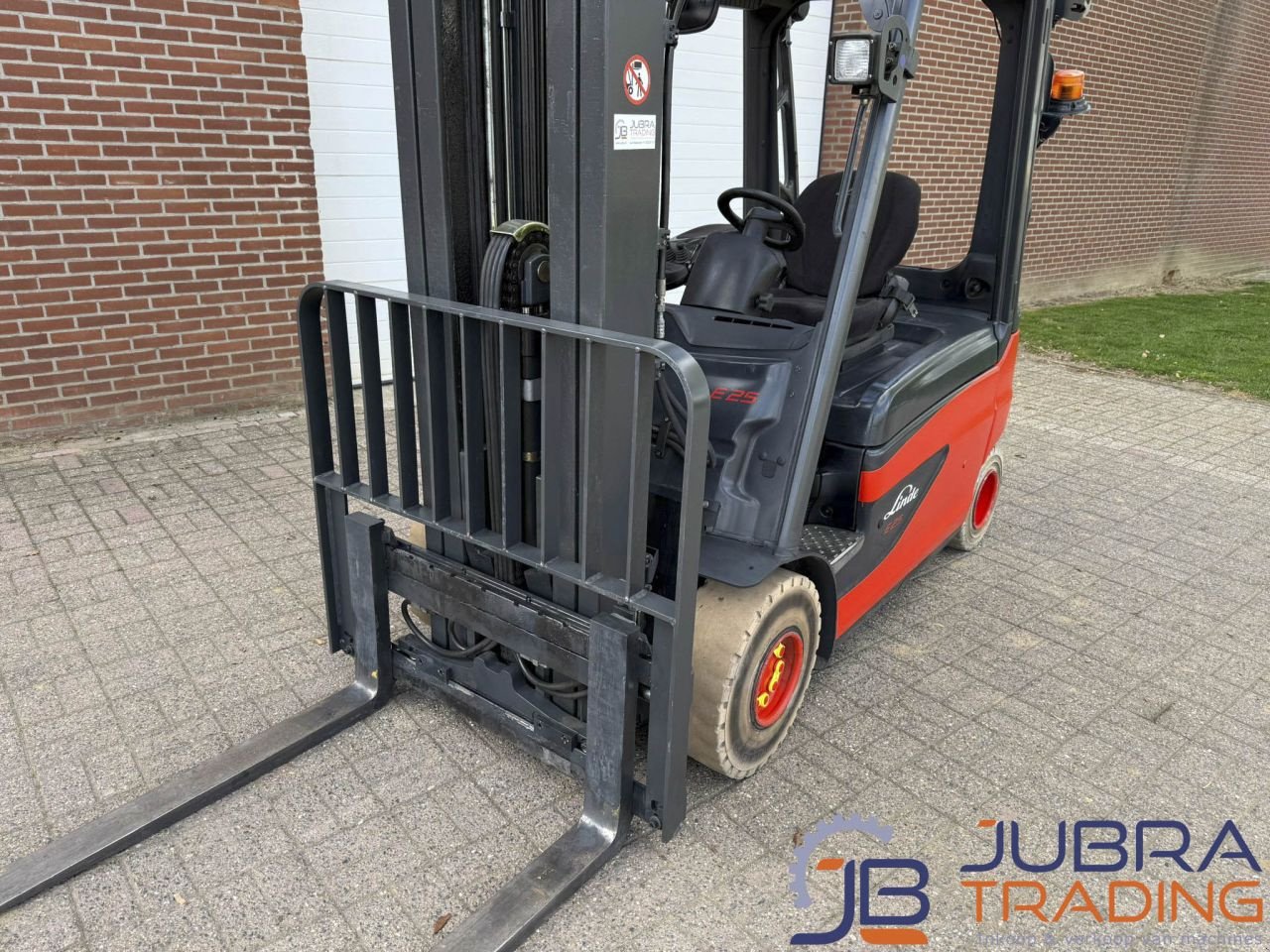 Frontstapler типа Linde E25L-01, Gebrauchtmaschine в Buggenum (Фотография 3)