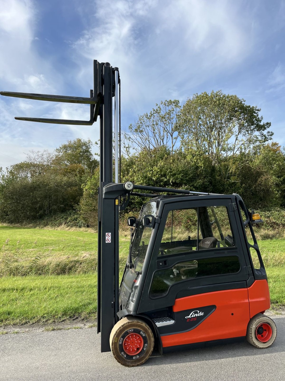 Frontstapler του τύπου Linde E25L-01, Gebrauchtmaschine σε Lelystad (Φωτογραφία 3)