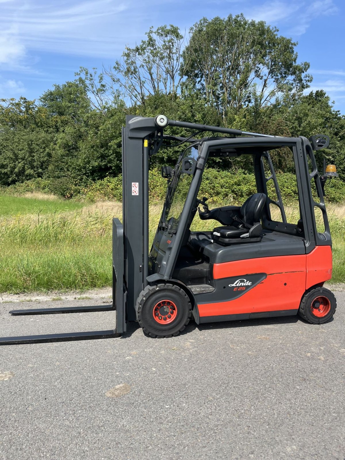 Frontstapler typu Linde E25L-01, Gebrauchtmaschine v Lelystad (Obrázek 2)