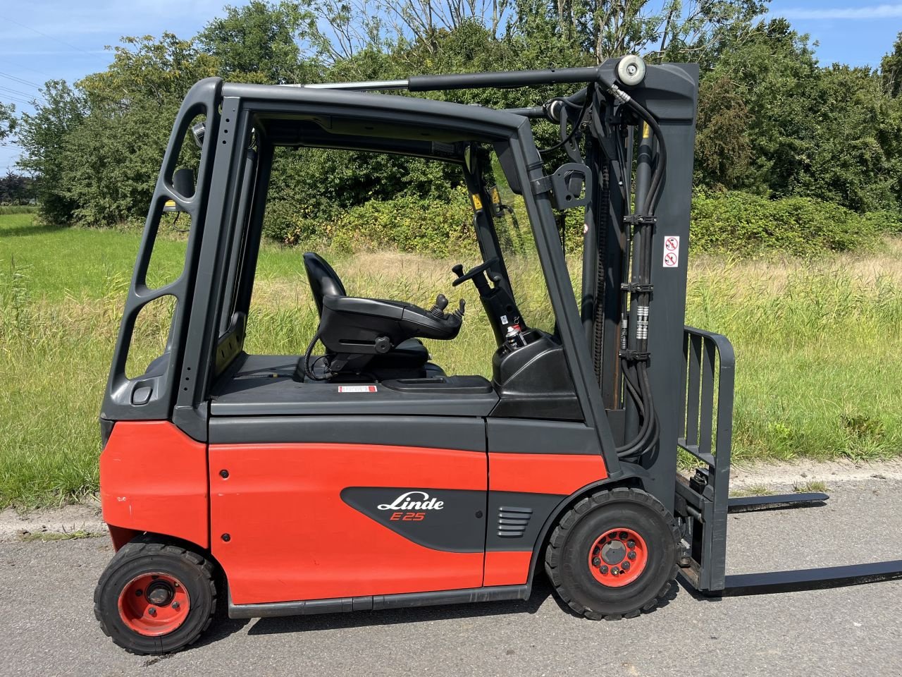 Frontstapler typu Linde E25L-01, Gebrauchtmaschine v Lelystad (Obrázek 1)