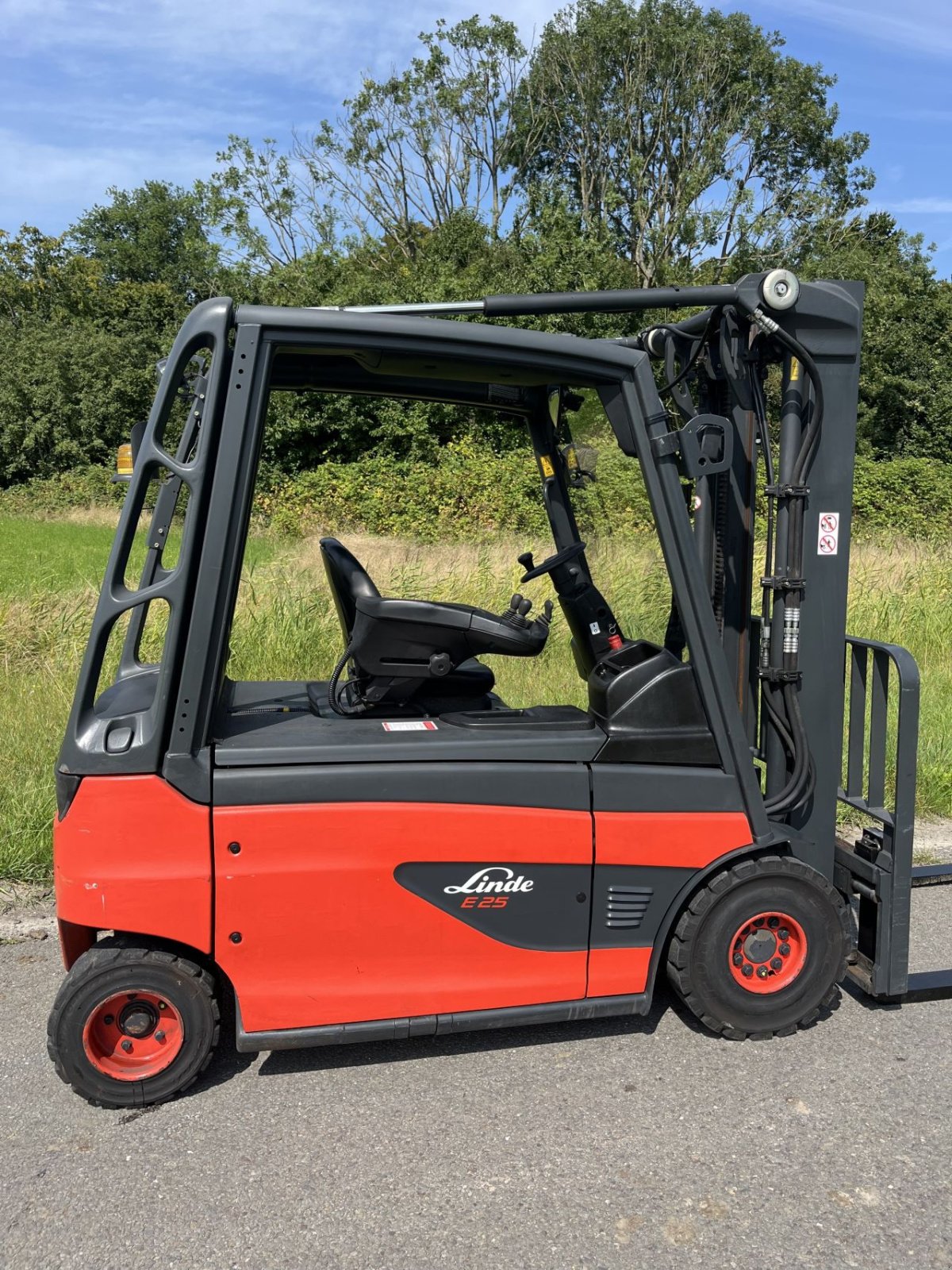 Frontstapler typu Linde E25L-01, Gebrauchtmaschine v Lelystad (Obrázek 4)