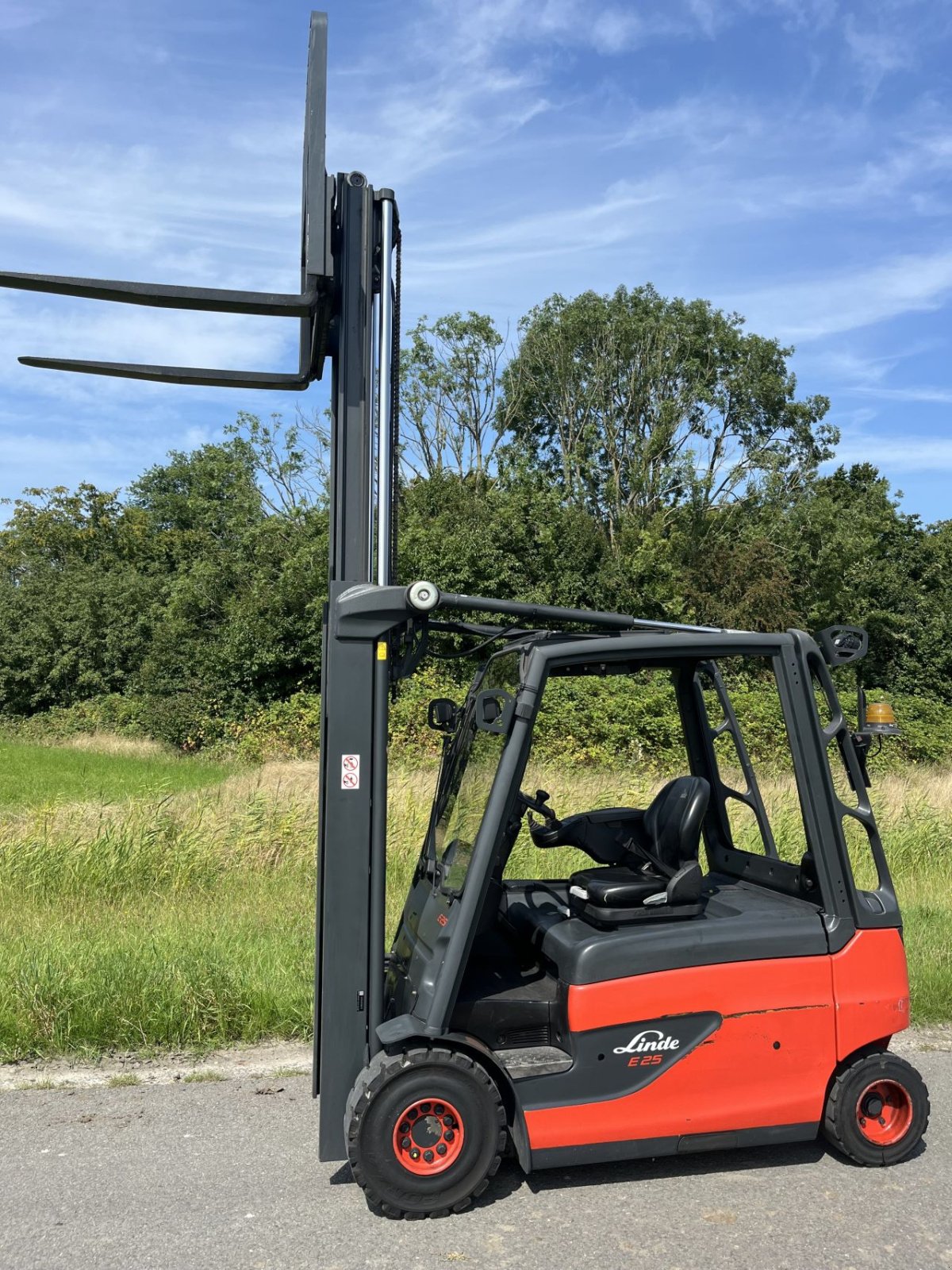 Frontstapler typu Linde E25L-01, Gebrauchtmaschine v Lelystad (Obrázek 3)