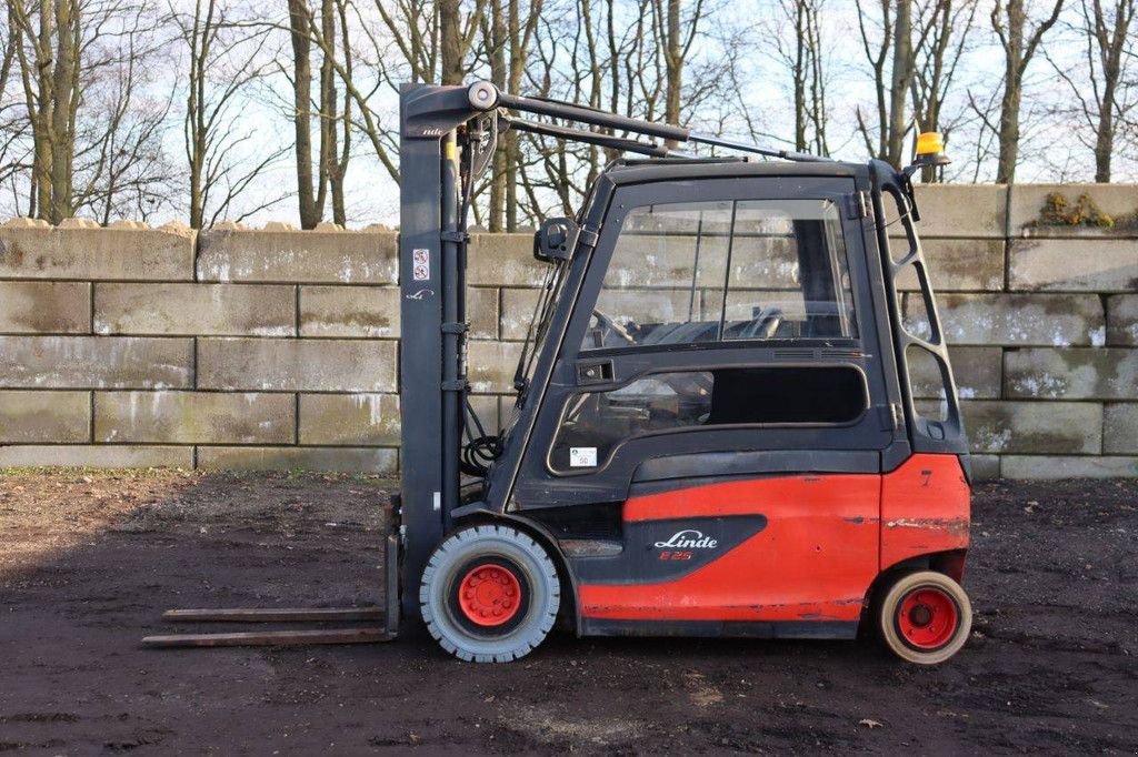 Frontstapler a típus Linde E25L, Gebrauchtmaschine ekkor: Antwerpen (Kép 2)