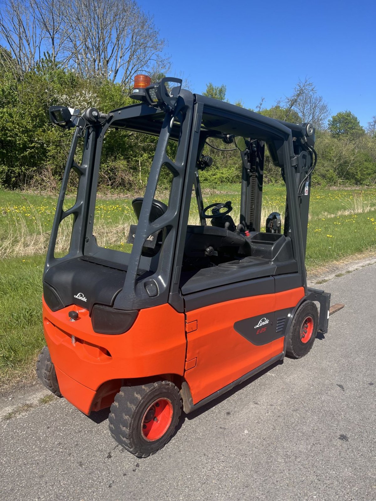 Frontstapler типа Linde E25L, Gebrauchtmaschine в Lelystad (Фотография 3)