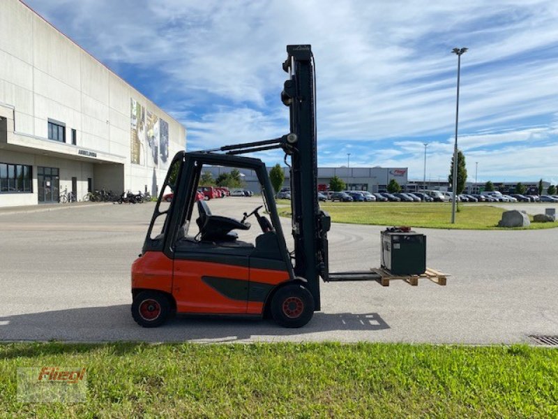 Frontstapler typu Linde E30-01, Gebrauchtmaschine w Mühldorf (Zdjęcie 8)