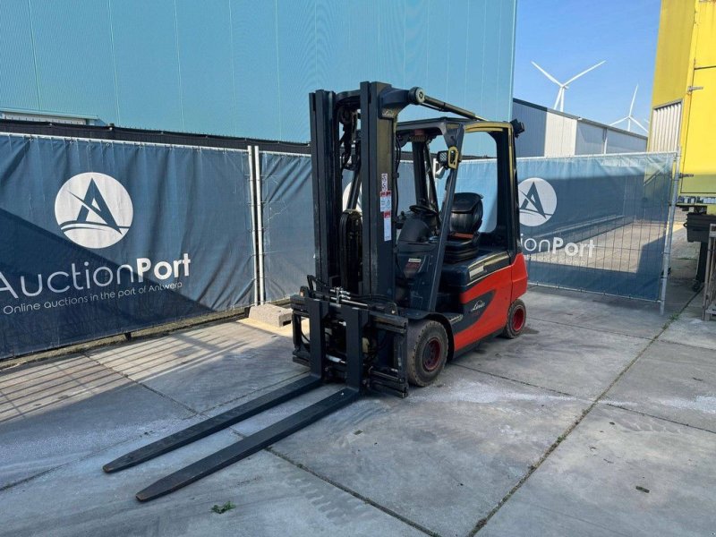 Linde E30-01, Gebrauchtmaschine, Baujahr: 2017 (Bild 1) Frontstapler des Typs Linde E30-01, Gebrauchtmaschine in Antwerpen (Bild 1)