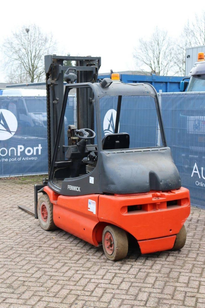 Frontstapler of the type Linde E30-01, Gebrauchtmaschine in Antwerpen (Picture 4)