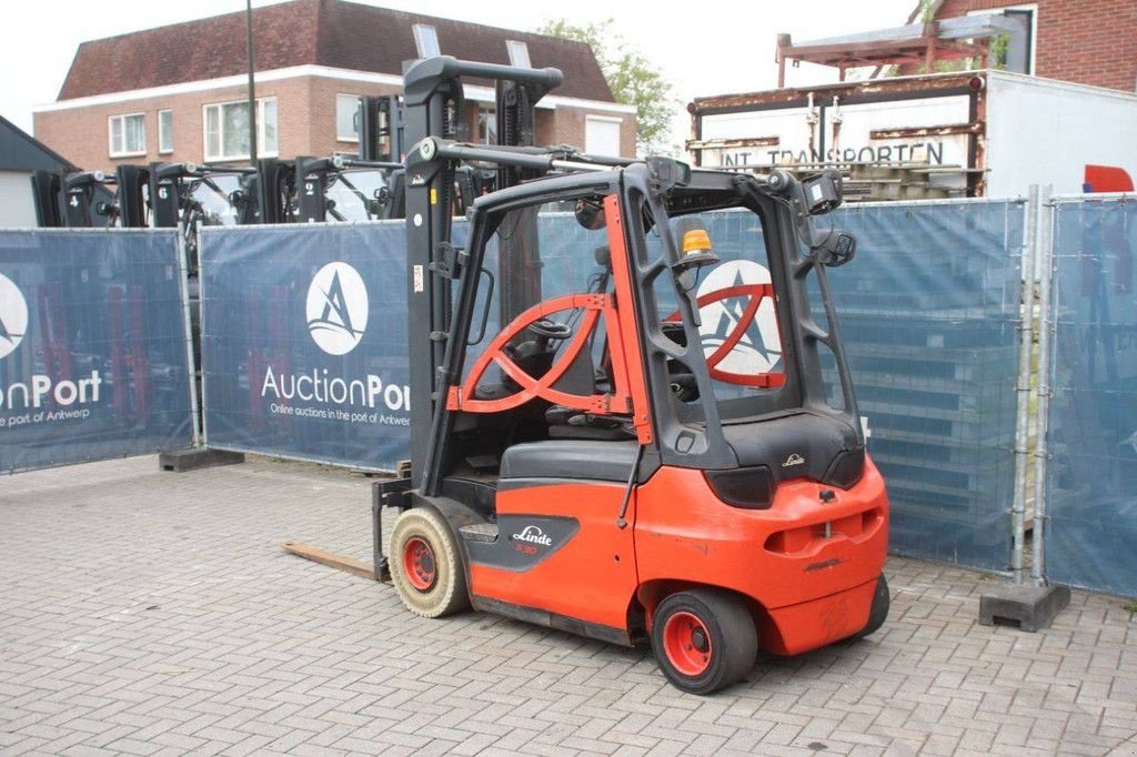 Frontstapler tip Linde E30-01, Gebrauchtmaschine in Antwerpen (Poză 3)