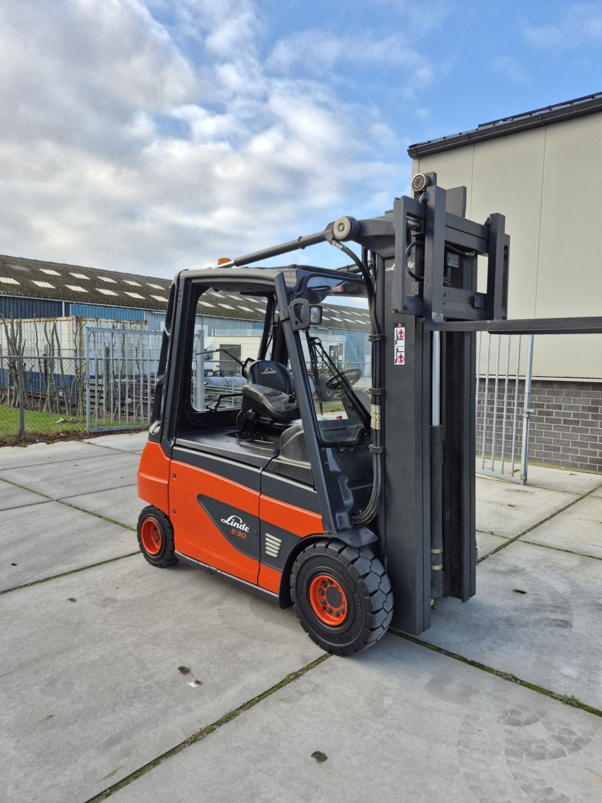 Frontstapler typu Linde E30-01, Gebrauchtmaschine v Biddinghuizen (Obrázek 2)