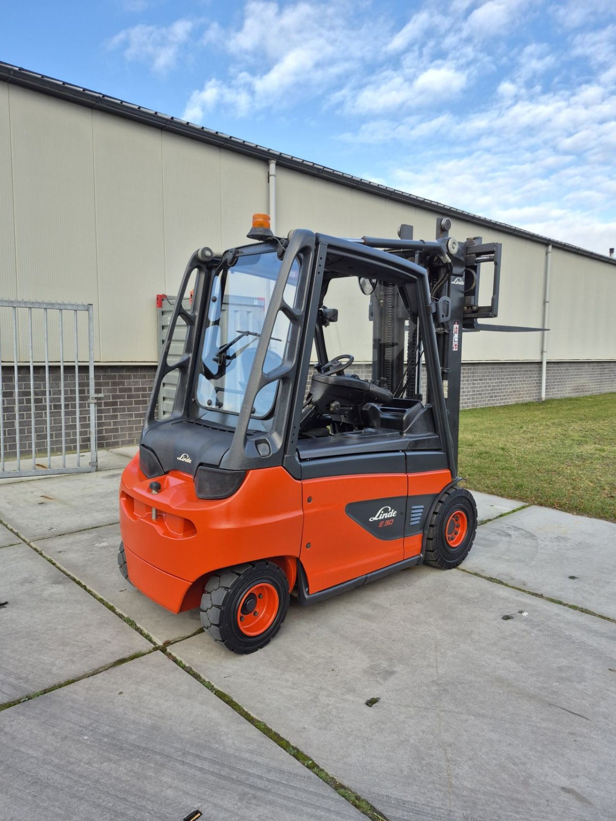 Frontstapler typu Linde E30-01, Gebrauchtmaschine v Biddinghuizen (Obrázek 7)