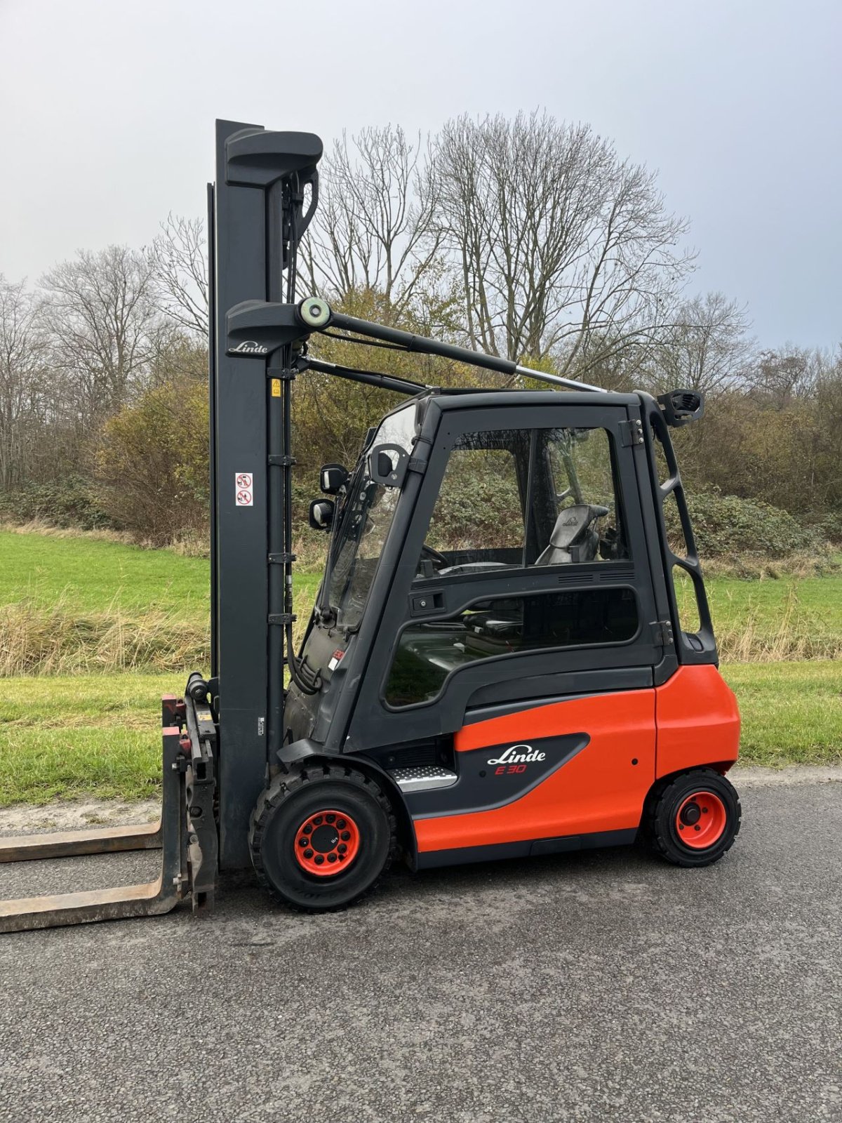 Frontstapler del tipo Linde E30-01, Gebrauchtmaschine In Lelystad (Immagine 7)