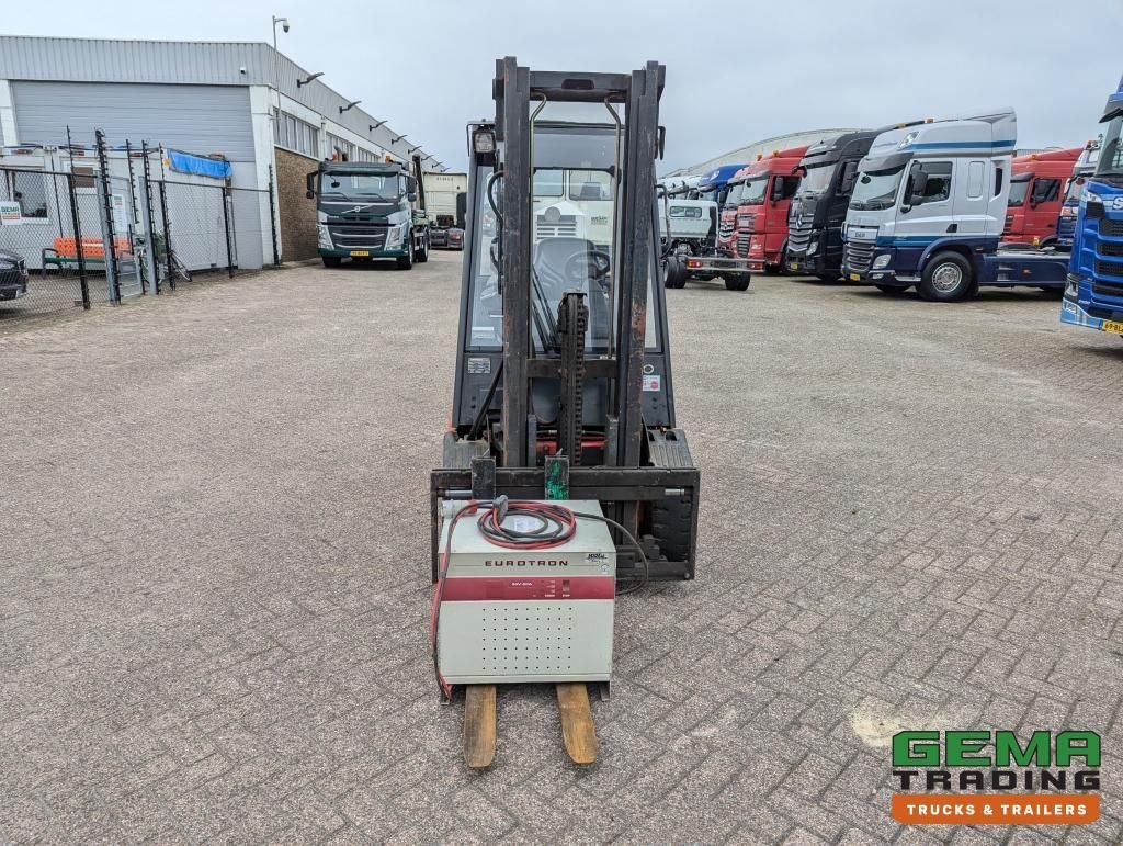 Frontstapler des Typs Linde E30 02 - 4058 uur - Duplex Mast - Volrubber Banden - Eurotron 80, Gebrauchtmaschine in Oud Gastel (Bild 10)