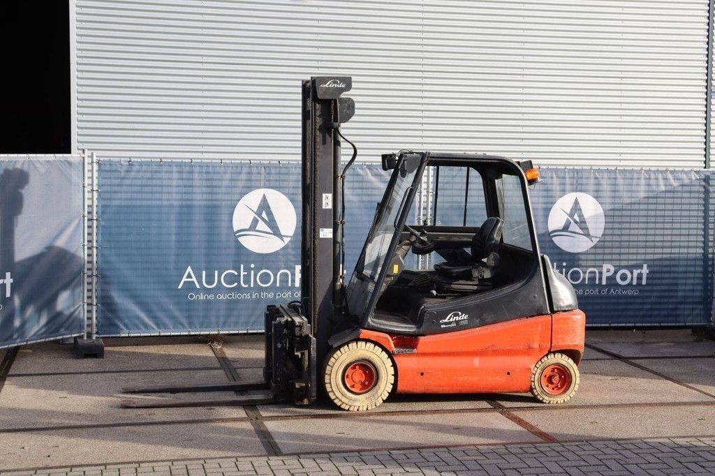 Frontstapler Türe ait Linde E30-02, Gebrauchtmaschine içinde Antwerpen (resim 1)