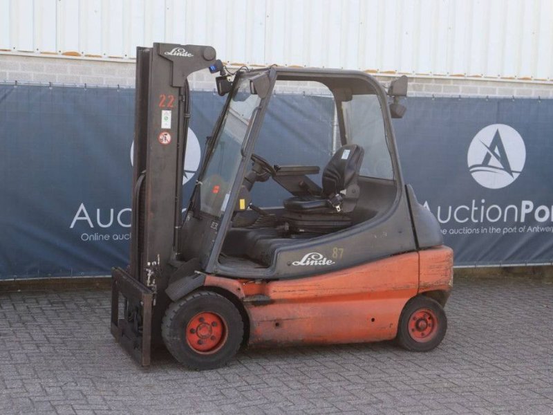 Frontstapler del tipo Linde E30-02, Gebrauchtmaschine In Antwerpen (Immagine 1)