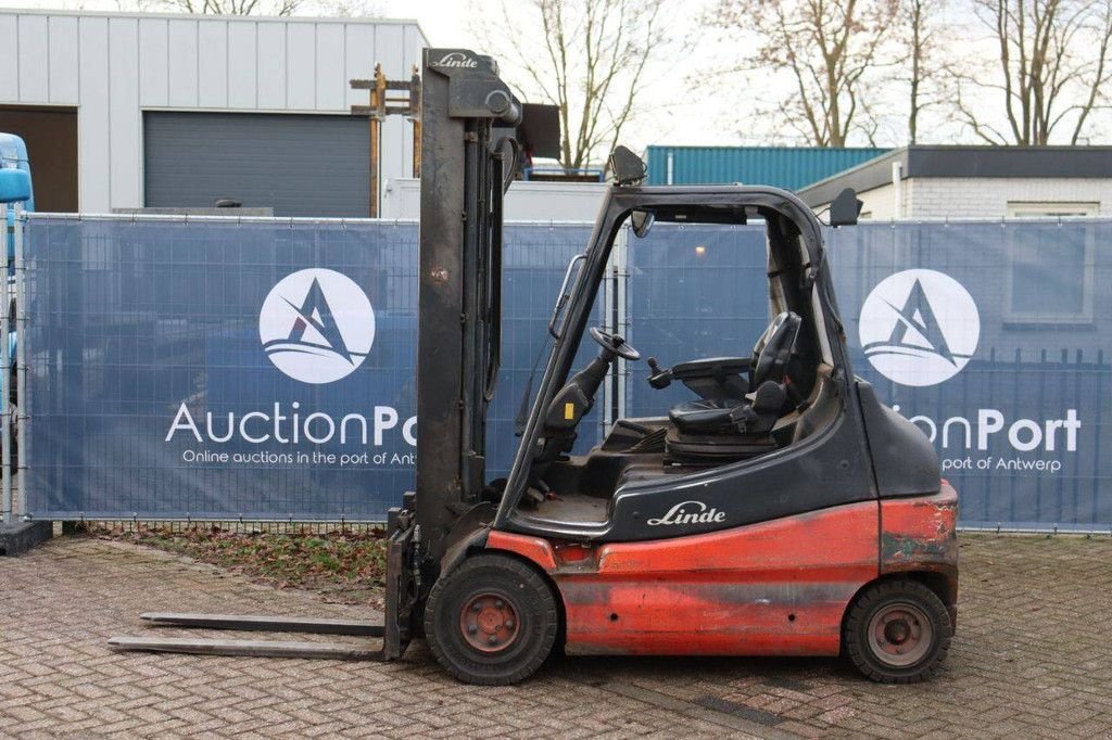 Frontstapler van het type Linde E30/02, Gebrauchtmaschine in Antwerpen (Foto 2)