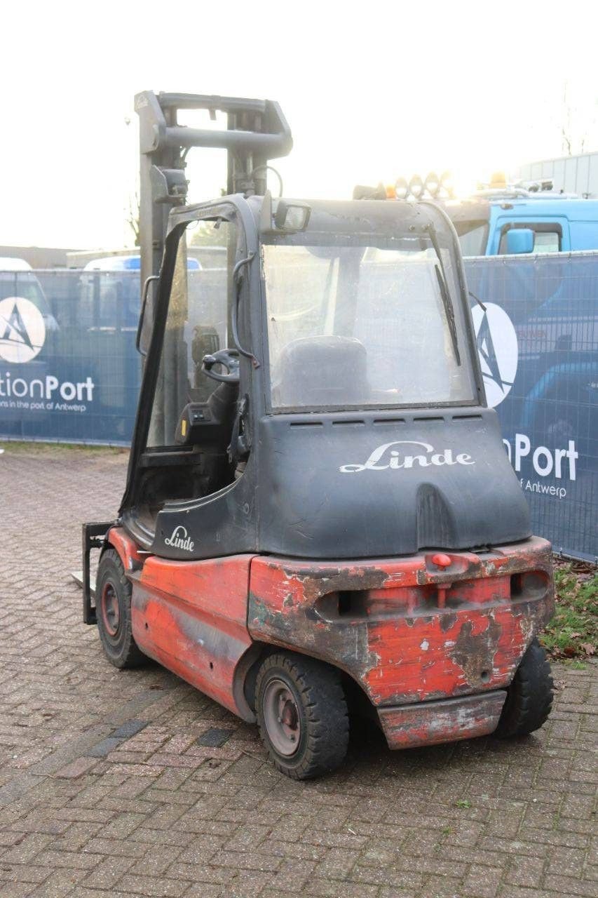 Frontstapler van het type Linde E30/02, Gebrauchtmaschine in Antwerpen (Foto 4)
