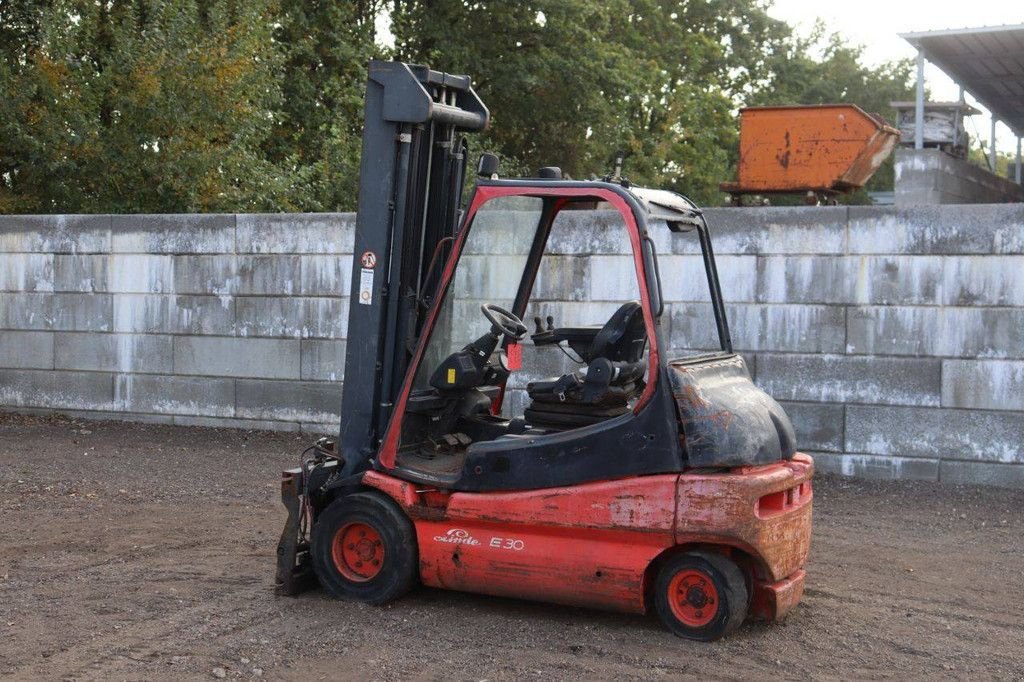 Frontstapler типа Linde E30-02, Gebrauchtmaschine в Antwerpen (Фотография 3)